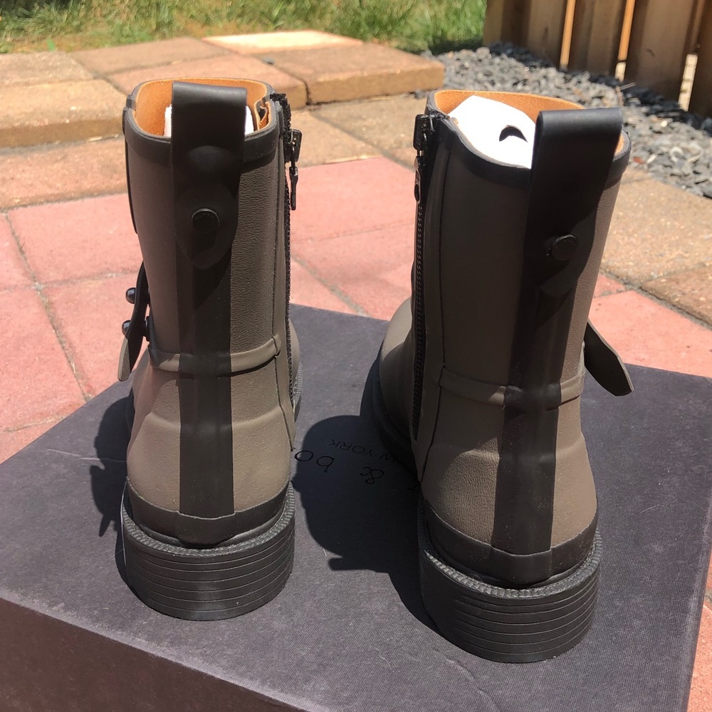 NWT Rag & Bone Moto rain boot in smoke - Picture 5 of 7